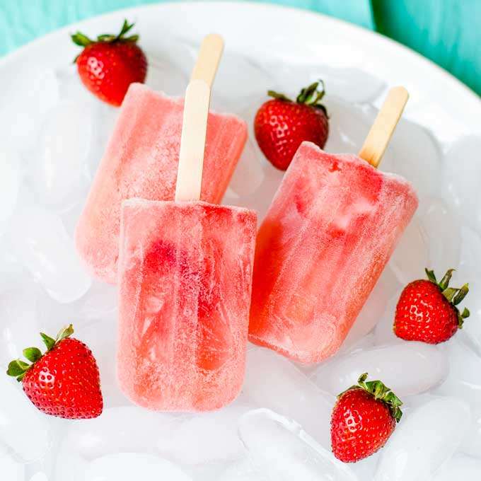 Strawberry Winesicles - Frozen Wine Popsicles