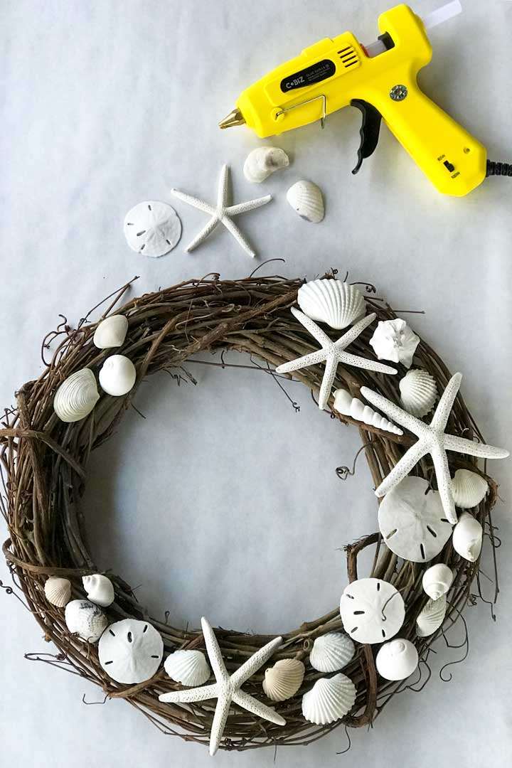 How To Make An Easy DIY Seashell Wreath - Coastal Wandering