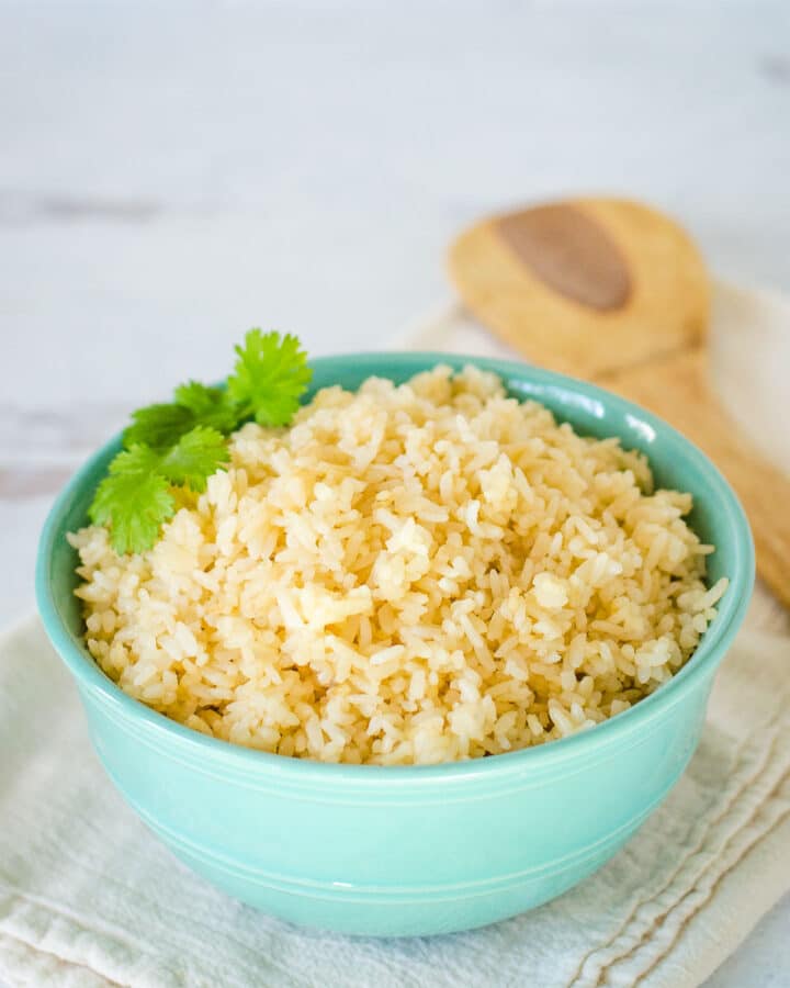 Carolina Gold rice in blue bowl.