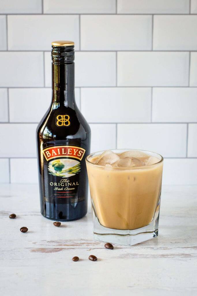 Baileys Irish Cream, white Russian cocktail