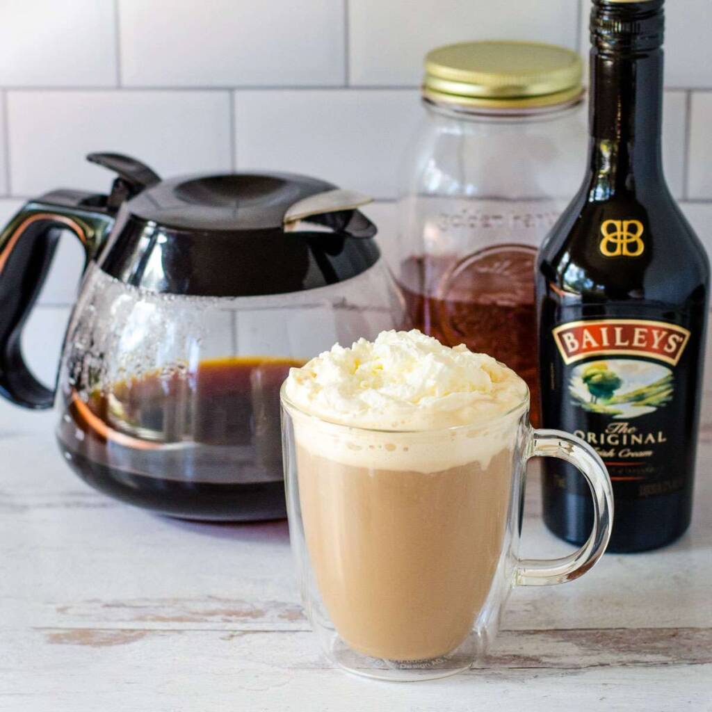 Irish coffee, Baileys, whiskey, coffee pot