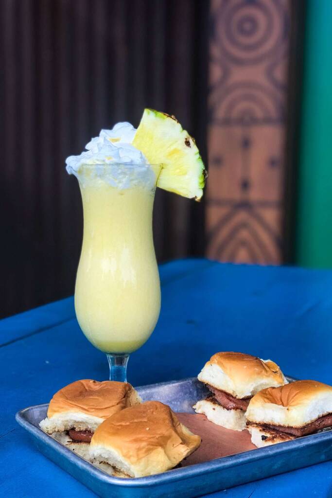 Wiki Wiki Sandbar sliders and frozen drink