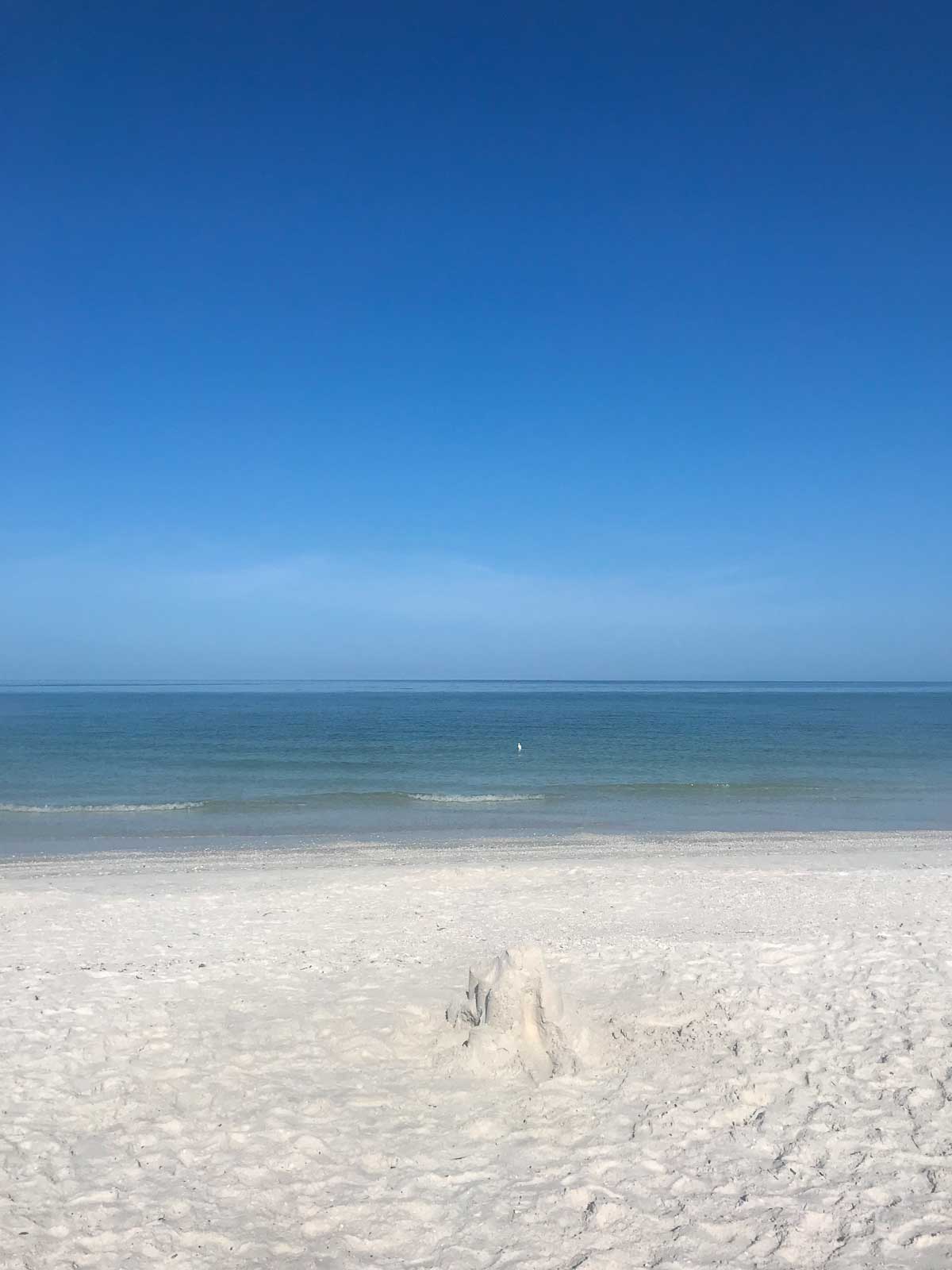 White sand beach and blue water in Florida